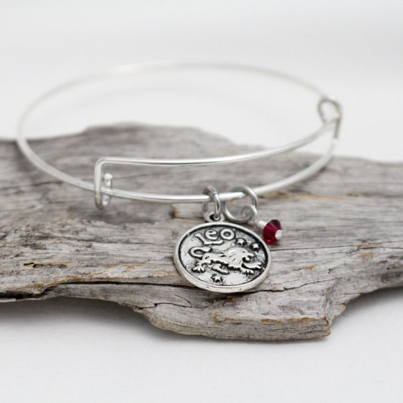July Leo Adjustable Charm Bangle - Handmade Zodiac Bracelet - Picture 4 of 11